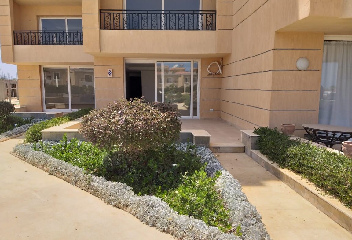 ZU 011 - 1 bedroom apartment Ground floor with Pool view 96m2 with large terrace - 2,016,00 Egp